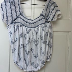 Free people reversible white&blue embroidered top